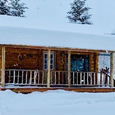 Meandering Moose Lodging Талкитна Екстериор снимка