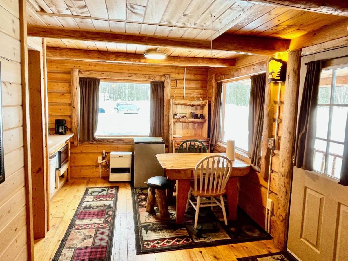 Meandering Moose Lodging Талкитна Екстериор снимка