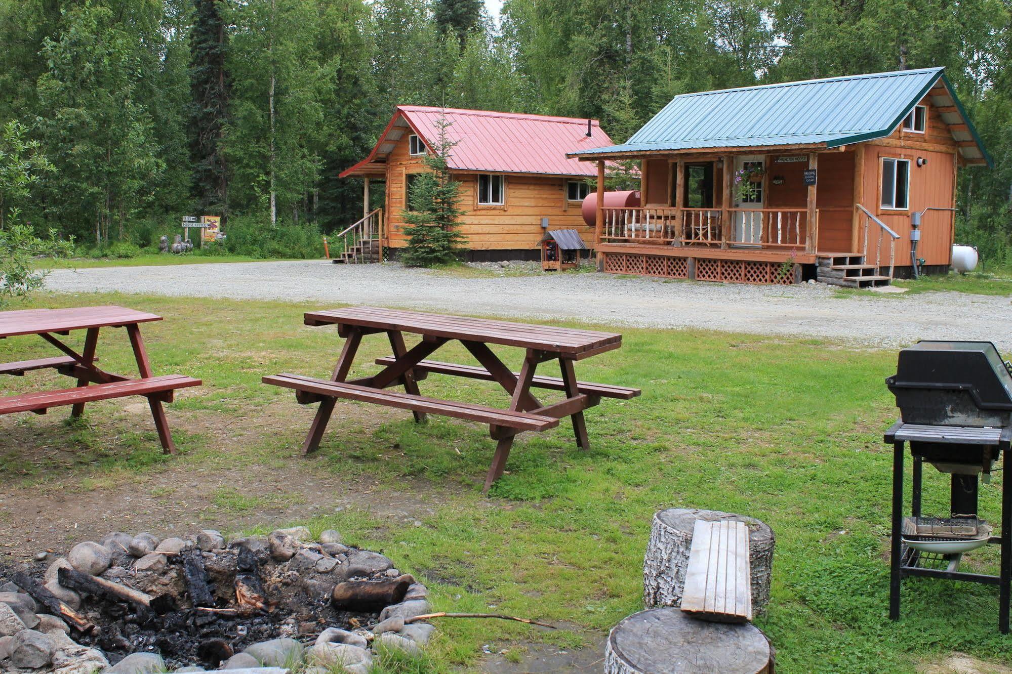 Meandering Moose Lodging Талкитна Екстериор снимка