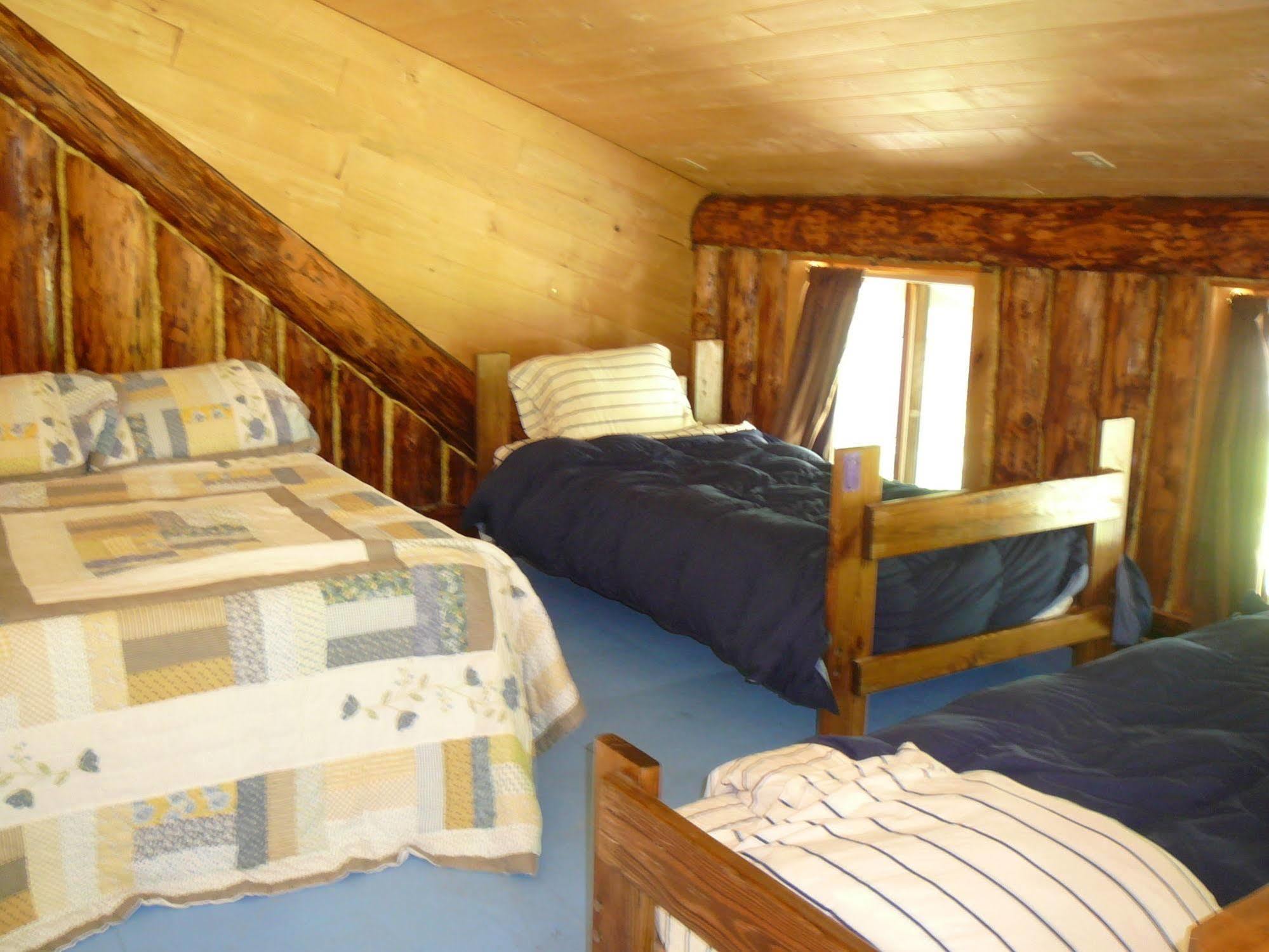 Meandering Moose Lodging Талкитна Екстериор снимка